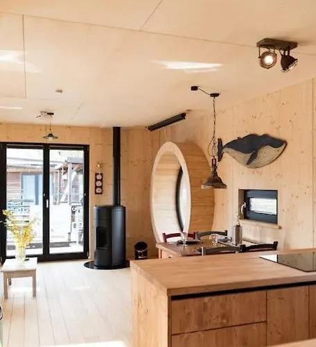 Hotel na wodzie Hausboot Diva Mit Kamin - Winter Auf Der Dove Elbe *
